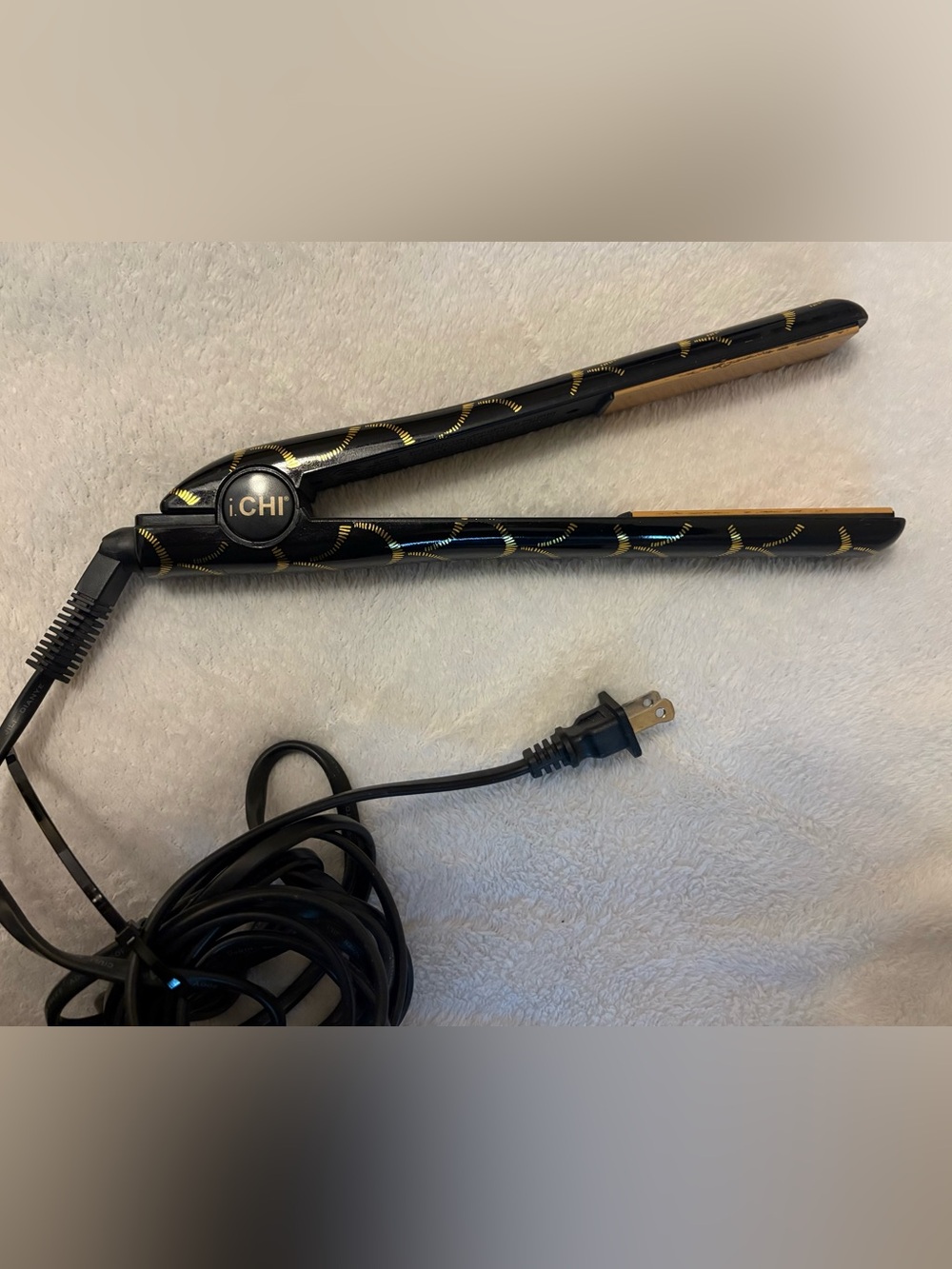 CHI Black and Gold Flat Iron Straightener